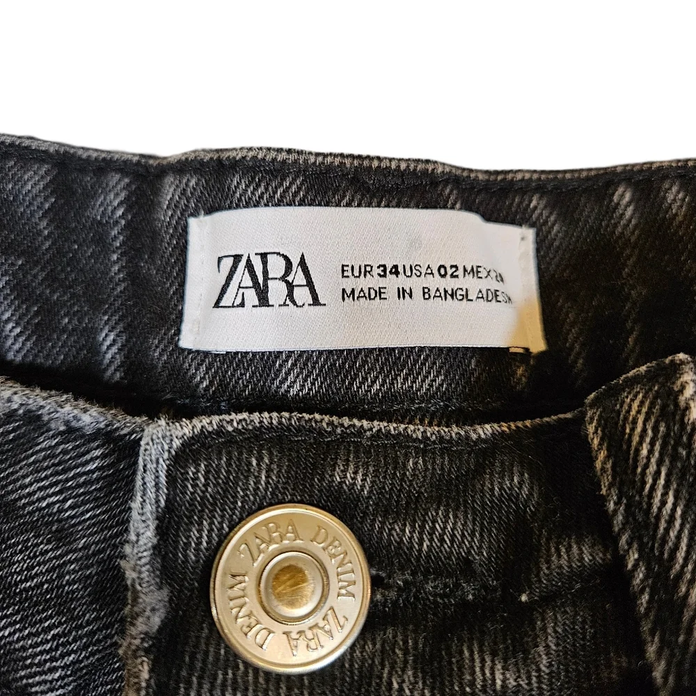 Zara Distressed Jean Cut Off Shorts, Black, US Size 2 - Picture 2 of 11